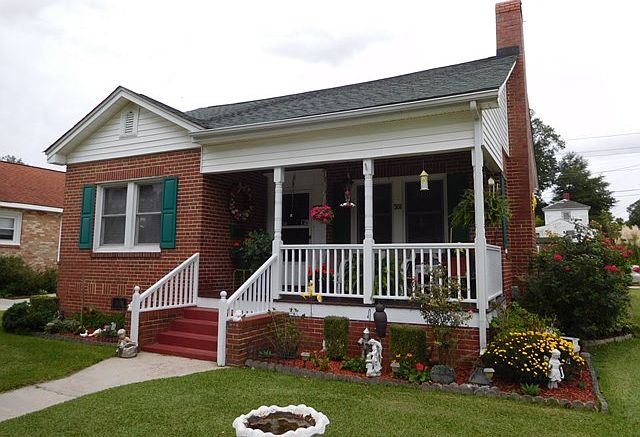 1st image of 301 Charlotte St
