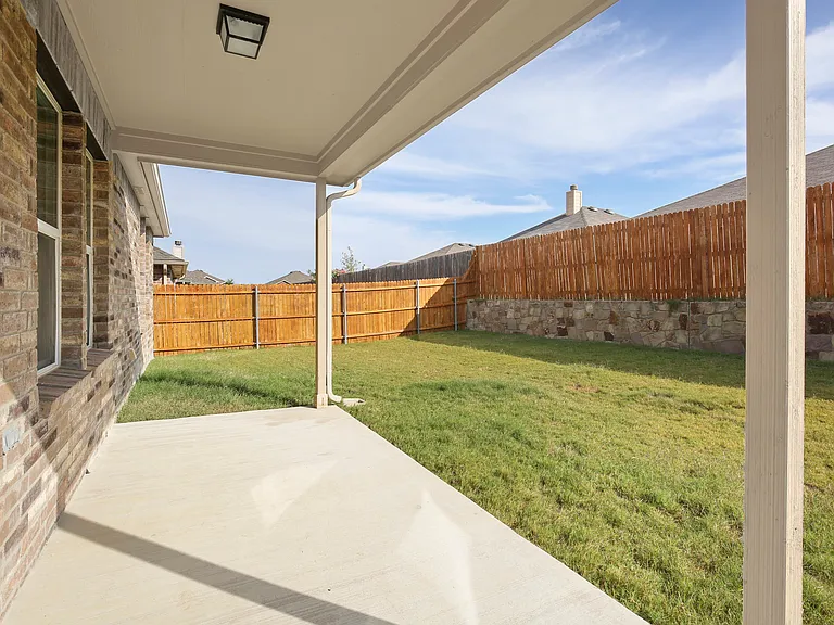 1433 Willoughby Way — Photo 31
