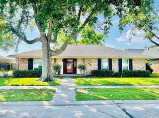 112 Parnell Dr, Houma, LA 70360