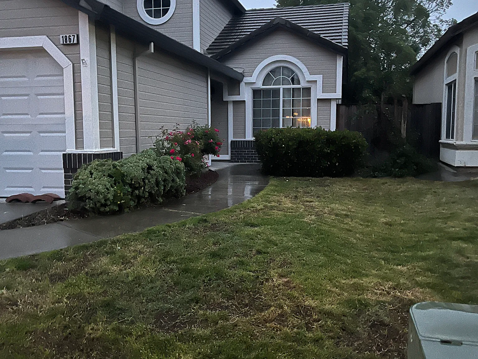 5 bed, 2513 sqft, $3,300 — Photo 2