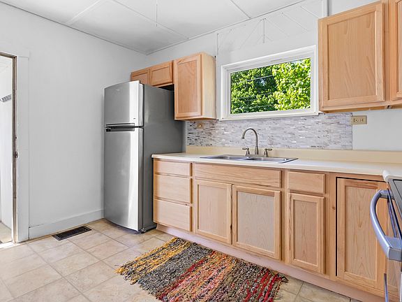 5th image of 30 Admontem Avenue