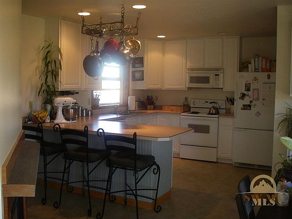 3rd image of 100 Latigo Dr
