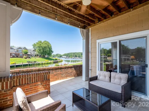 18511 Harborside Dr, Cornelius, NC 28031