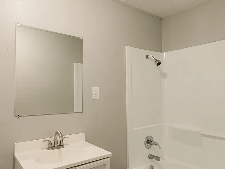 503 Armstrong Ave — Photo 6