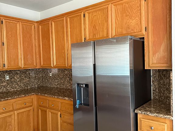 4th image of 352 Parker Dr
