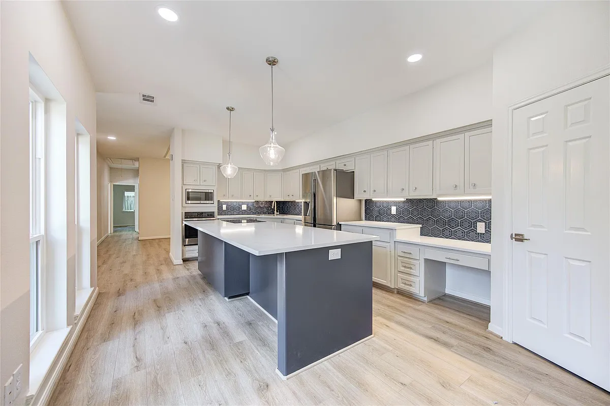 Building Photo - 14207 Stokesmount Dr