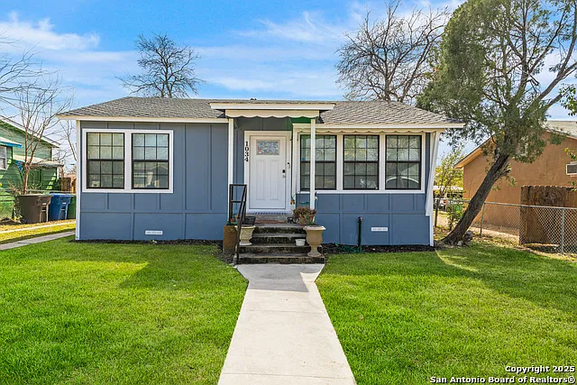 2 bed, 1.0 bath, 765 sqft, $1,450 — Photo 1