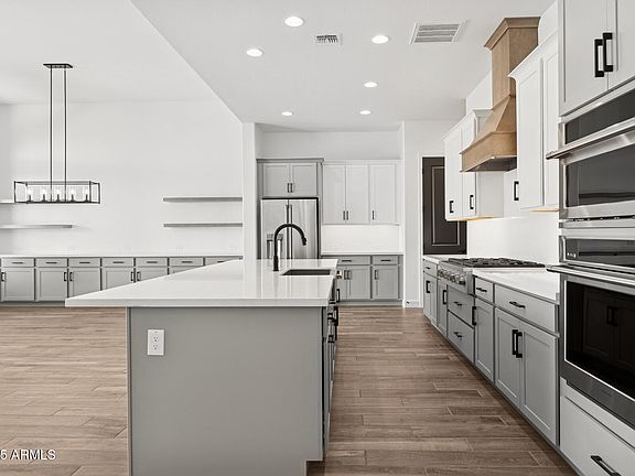 7th image of this home