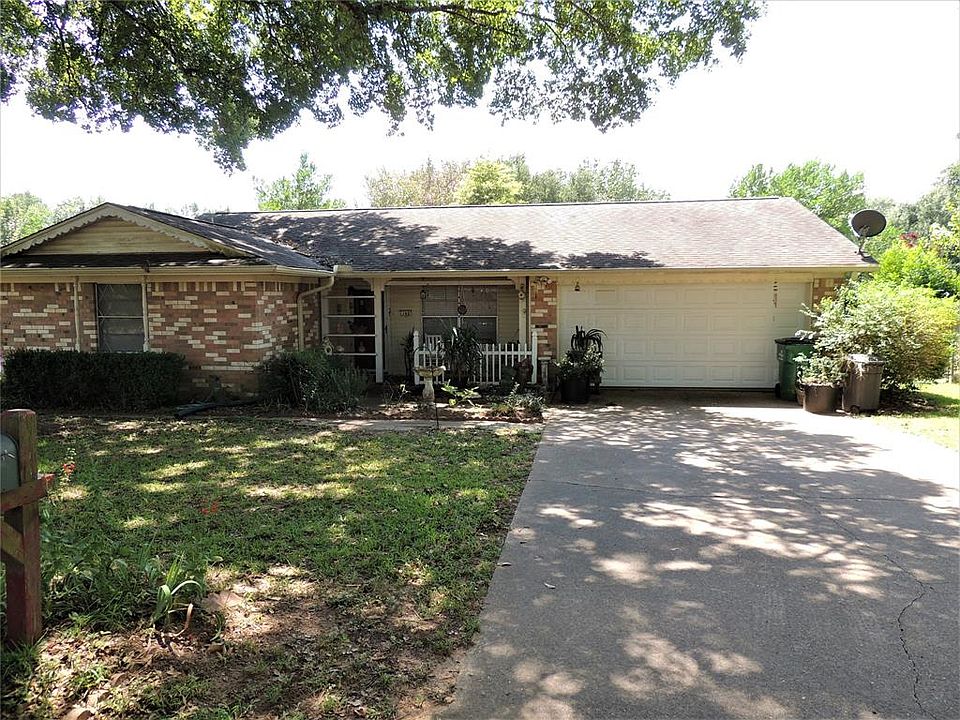1st image of 103 Rosewood Dr