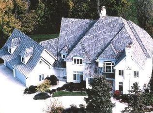 4 Hillcrest Ct, Burr Ridge, IL 60527