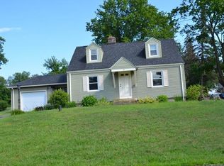 18 Vernon Center Hts, Vernon, CT 06066