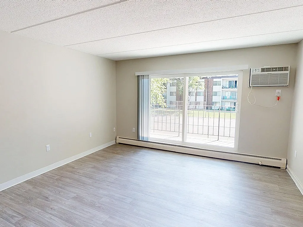 Olympik Village Apartments — Photo 4
