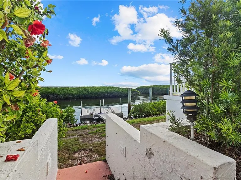 2254 Harbour Court Dr — Photo 5