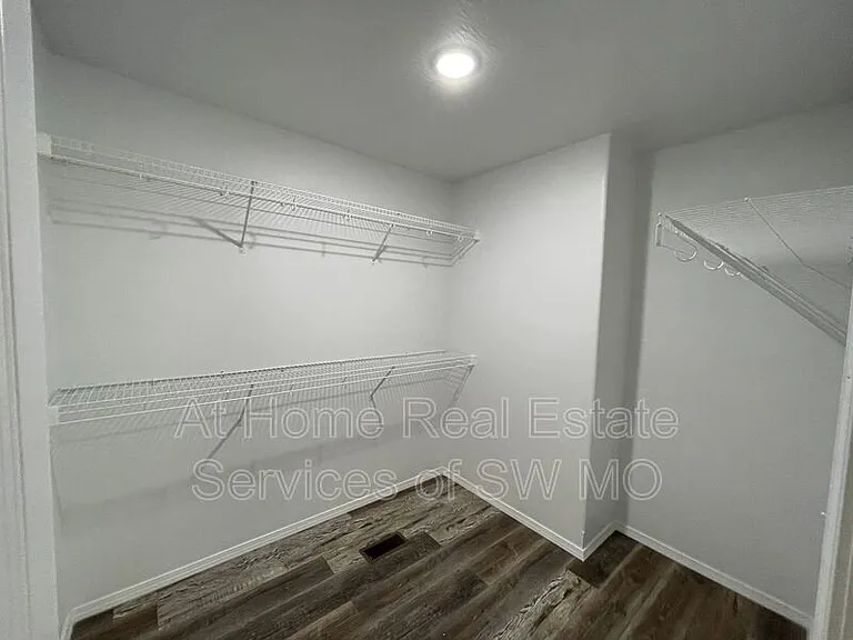3921 W Linwood St — Photo 10