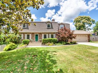 8703 Villa Crest Cir, Knoxville, TN 37923