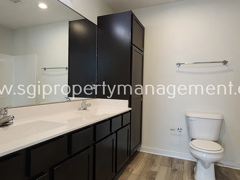 931 Robineta Ln — Photo 12