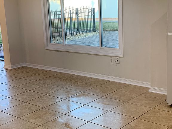 4th image of 6115 Lake Charm Cir