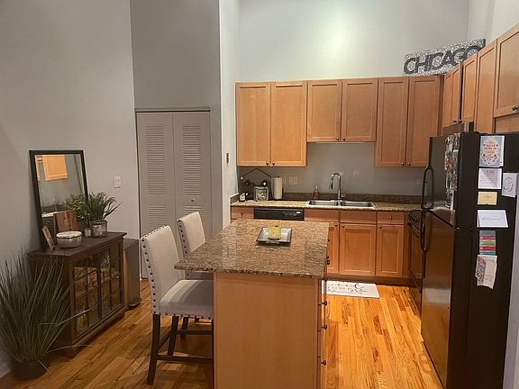 3rd image of 758 N Larrabee St APT 228