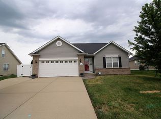 617 Moorland Cir, Mascoutah, IL 62258