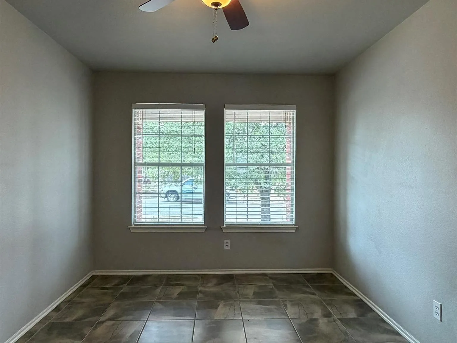 3 bed, 2.0 bath, 1570 sqft, $1,950 — Photo 3