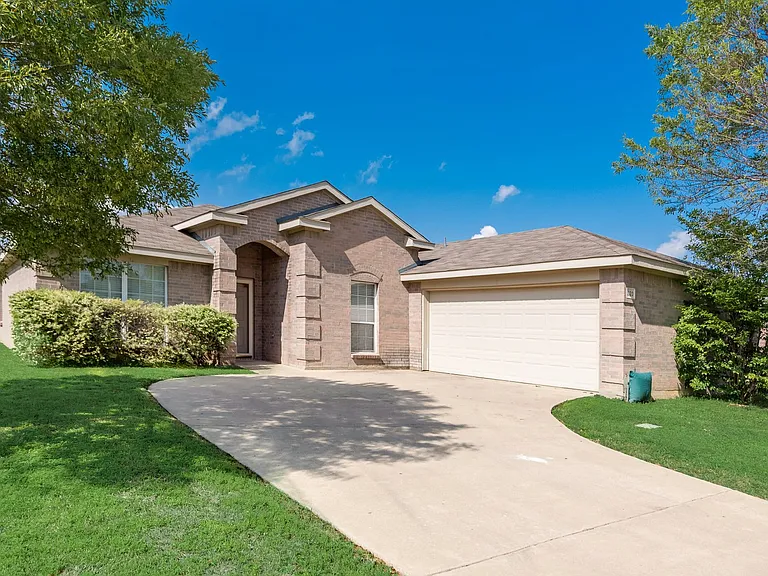 320 Tripp Trl — Photo 4
