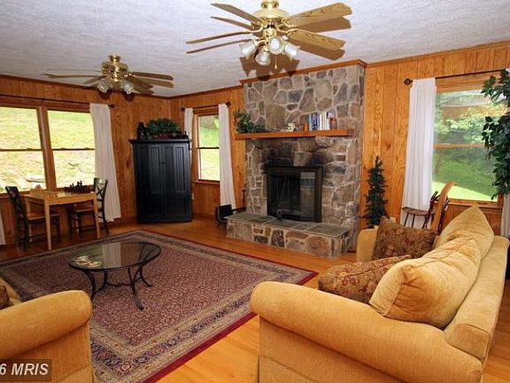 5th image of 61 Mountain Breeze Ln