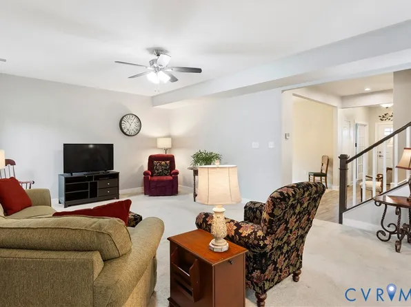10513 Centralia Station Rd, Chester, VA 23831