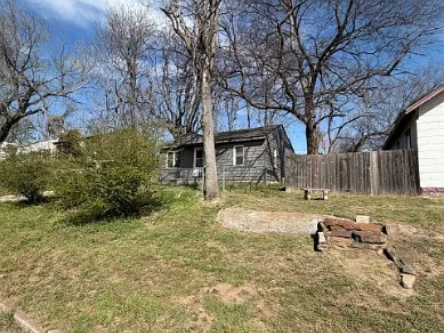 1821 W Archer St — Photo 2