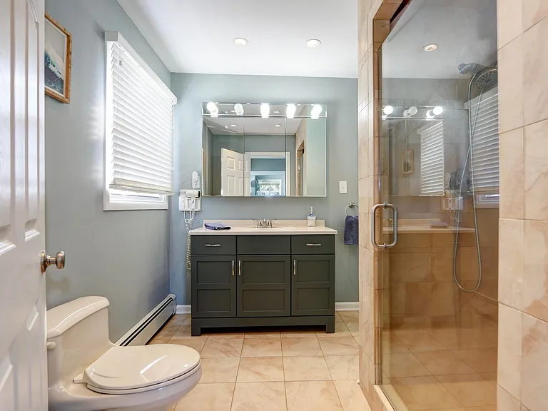 29 Ocean Dr W — Photo 18