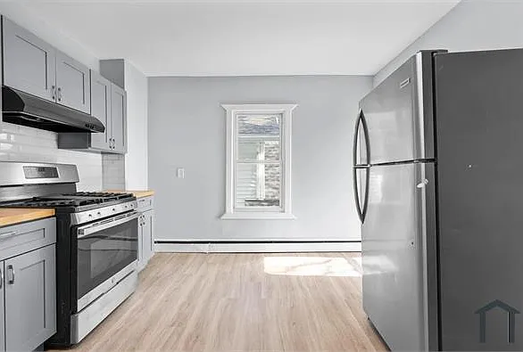 748 Maple St #1 — Photo 11