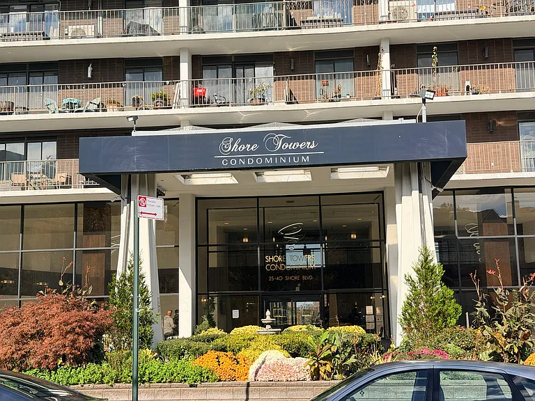 25-40 Shore Blvd #8T — Photo 16