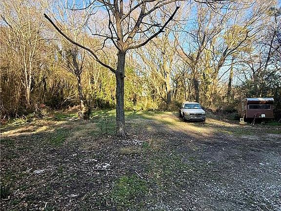 5th image of 5347 Lacey Ave