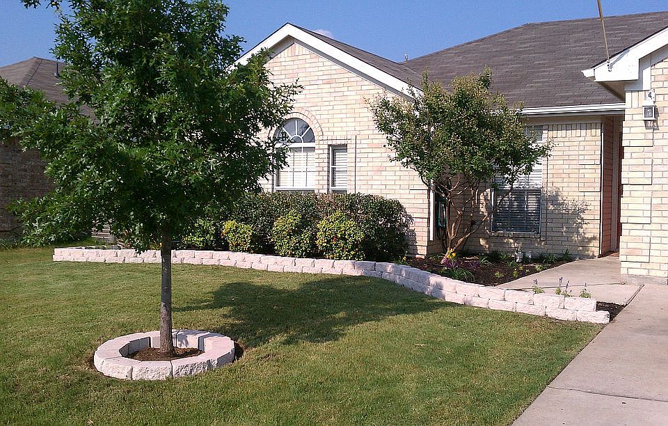 1st image of 620 Sawyer Dr