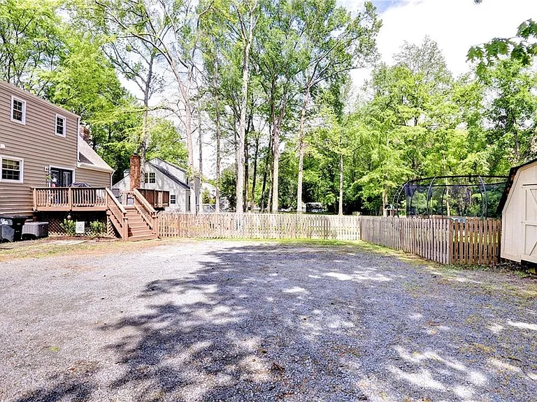 2525 Lauderdale Dr — Photo 16