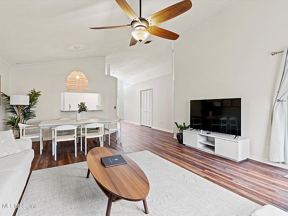 5th image of 186 VISTA GRANDE Drive