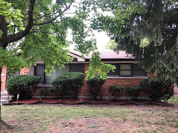 2nd image of 735 E 164th St