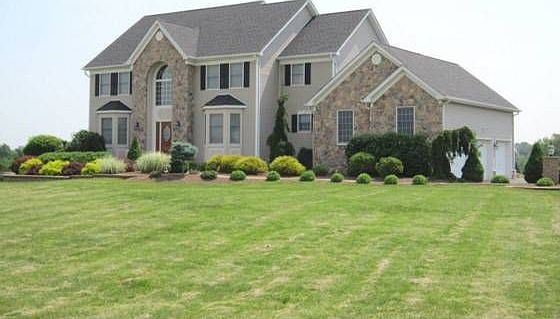 1st image of 22 Nashaway Dr