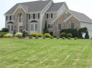 22 Nashaway Dr, Ringoes, NJ 08551