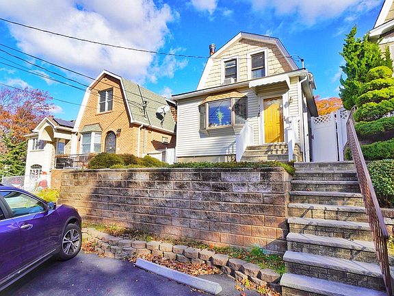 2nd image of 217 Brehaut Ave