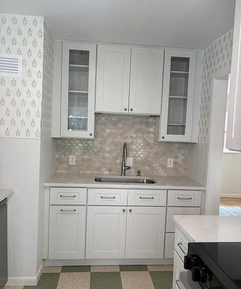 715 Linda Vista St — Photo 6