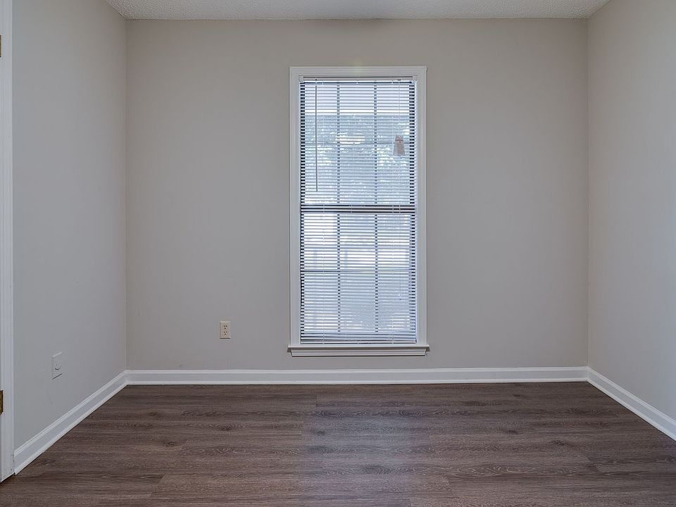 1st image of 4572 Sandy Park Dr
