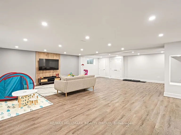 1575 Rangeland Ave — Photo 39