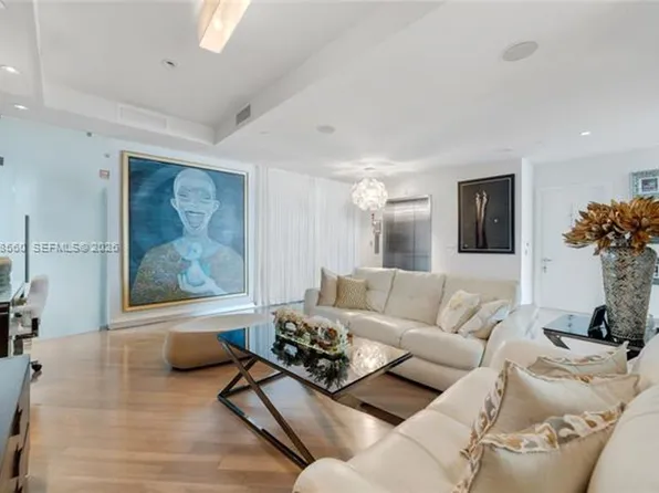 1331 Brickell Bay Dr, Miami, FL