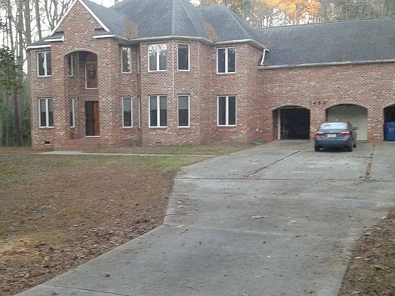 3rd image of 1408 Gravatt Ln