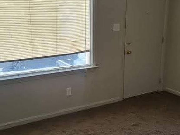 3rd image of 15364 Lawton Ave