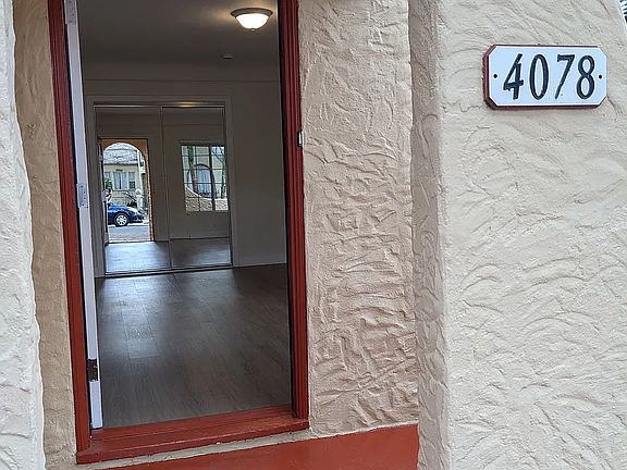 4th image of 4078 Lincoln Ave #1