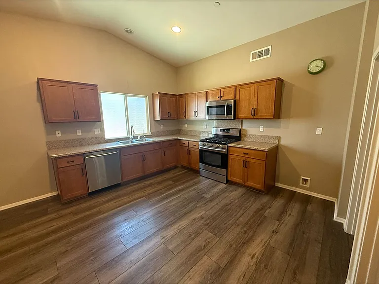 2212 Falcon Dr — Photo 33