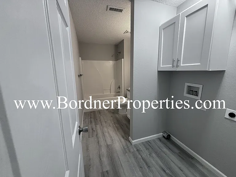 313 Lexington Rd #B — Photo 8
