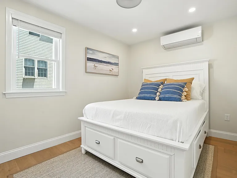 9 Julian St — Photo 8