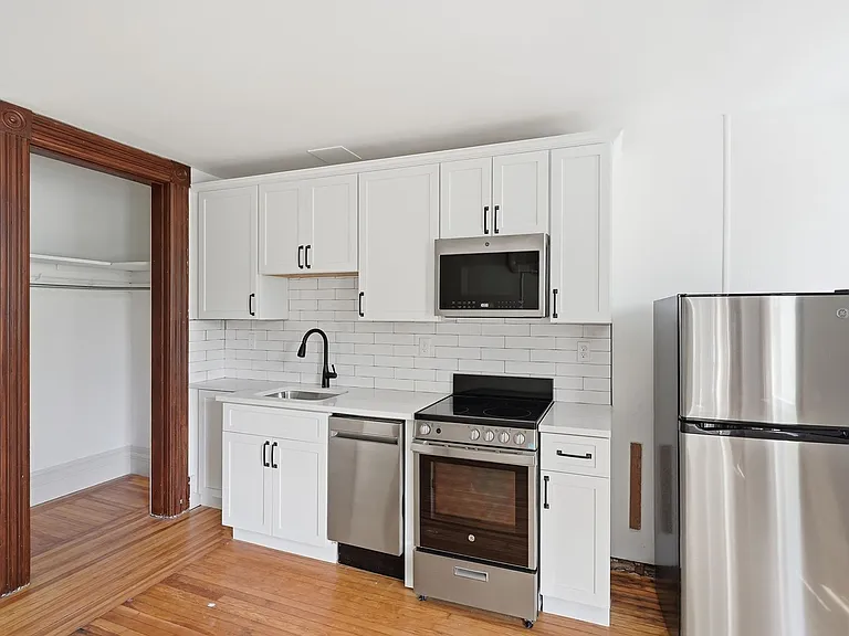 245 Clinton St — Photo 5